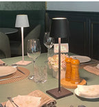 NordGlow – draadloze oplaadbare tafellamp aluminium - Scandinavisch design