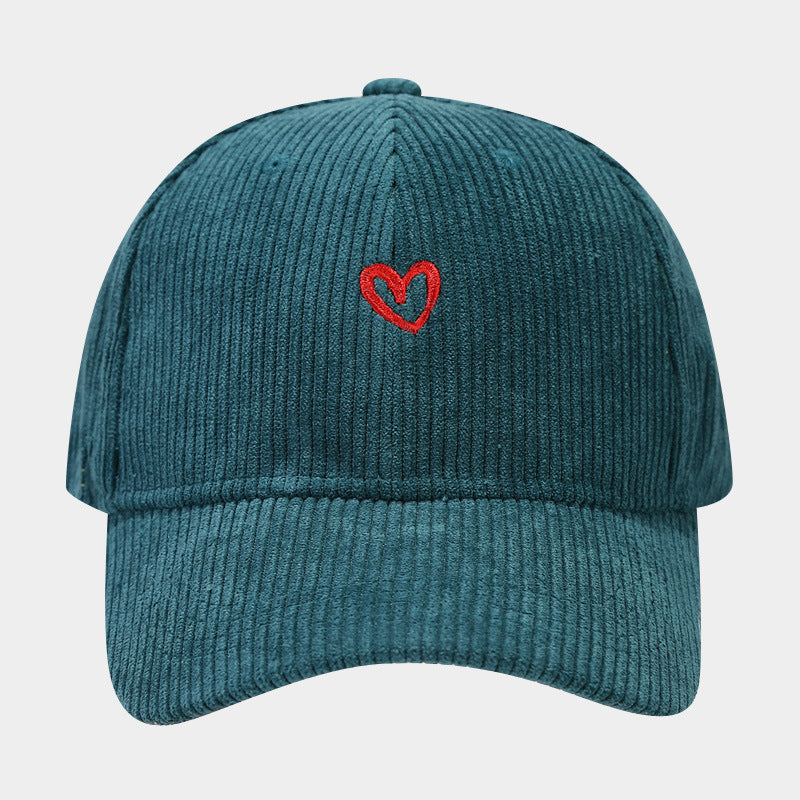 Corduroy Cap – Geborduurd Hartje – Verstelbaar – Trendy Pet in Diverse Kleuren