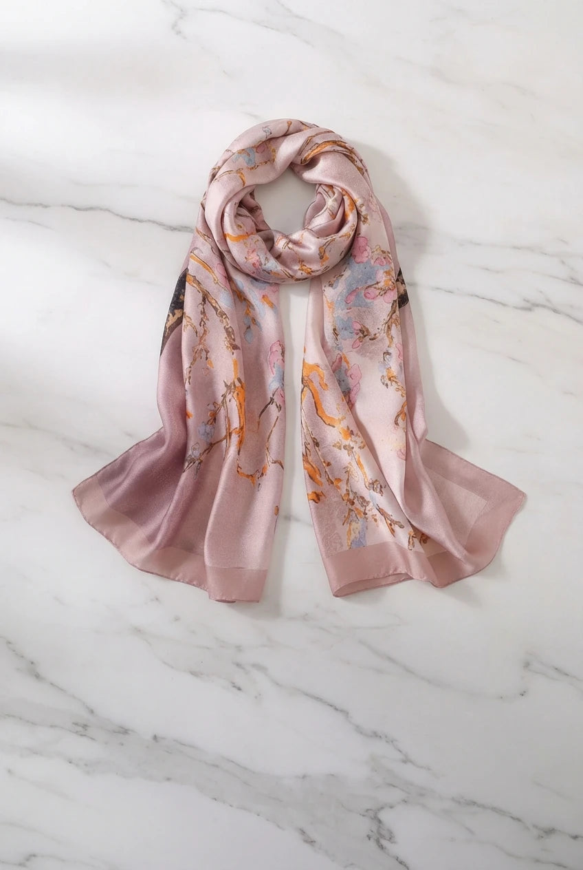 Lichte zomersjaal van rayonzijde