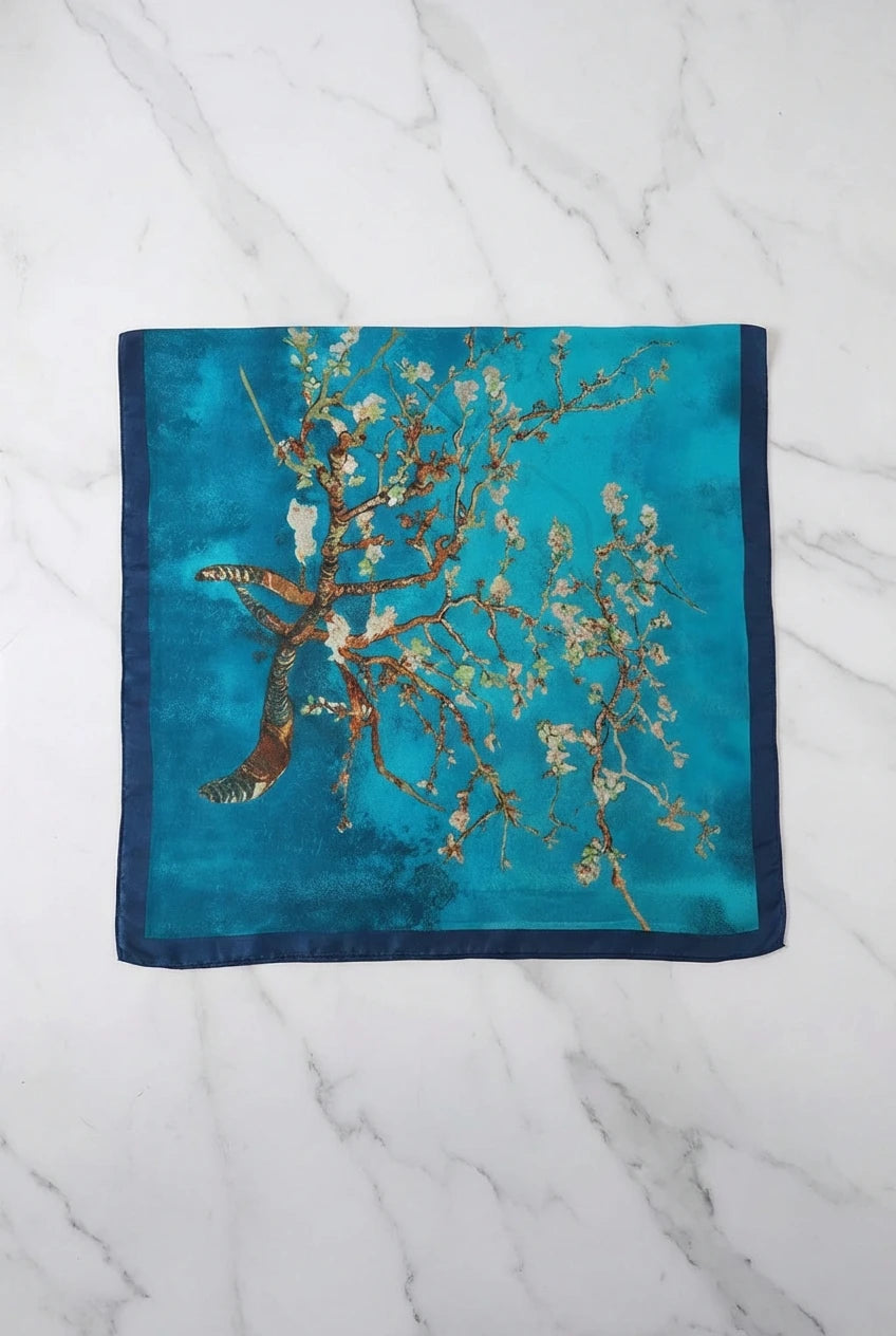 Lichte zomersjaal van rayonzijde